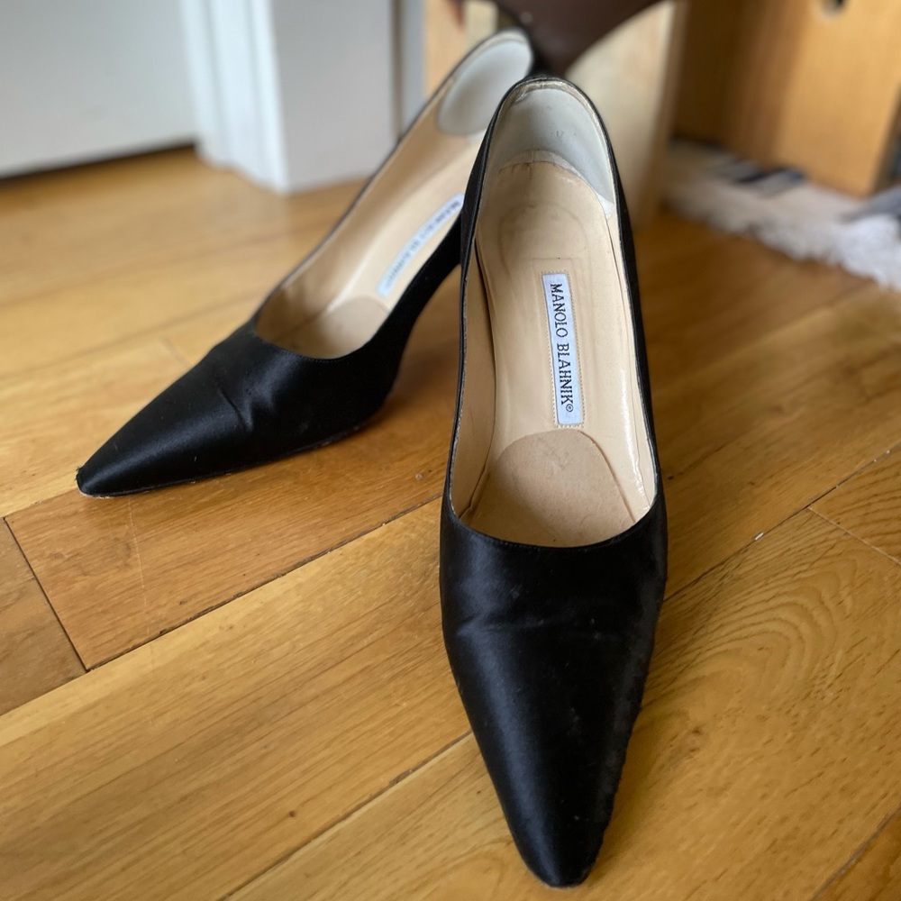 Manolo Blahknik Pumps